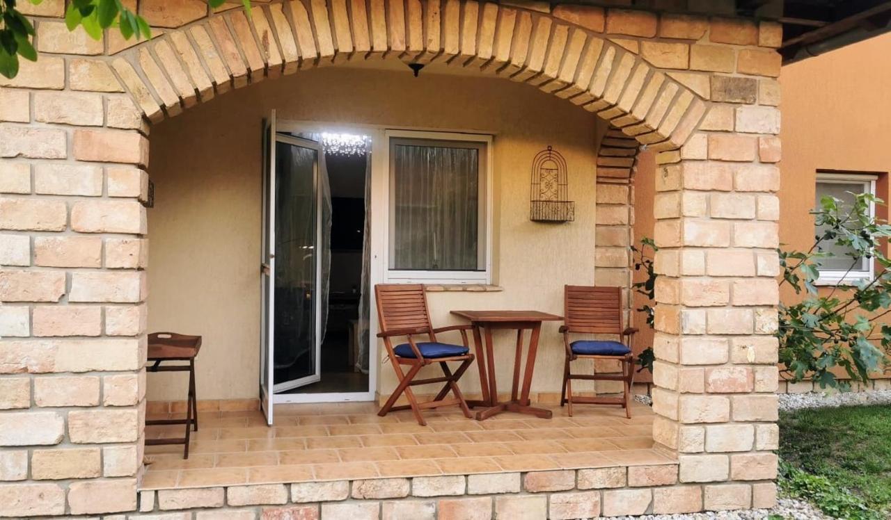 Mediterrania Apartment ケストヘイ エクステリア 写真